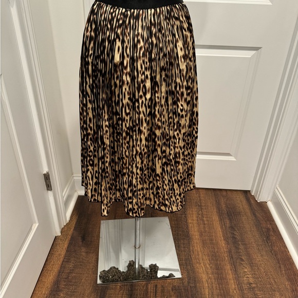 Leopard print midcalf skirt. - Picture 5 of 6